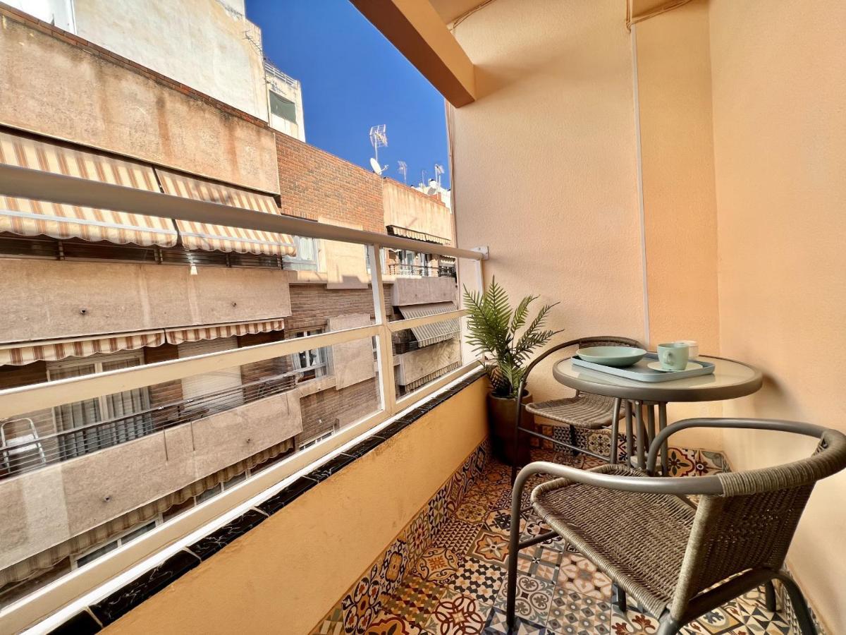 Downtown Apartment By United Renters Alicante Exterior photo